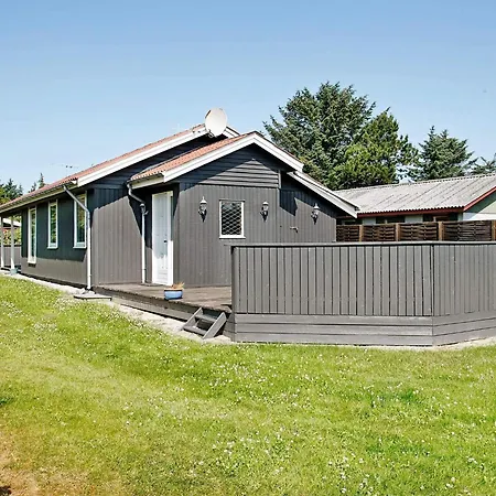 6 Person In Lokken-by Traum *