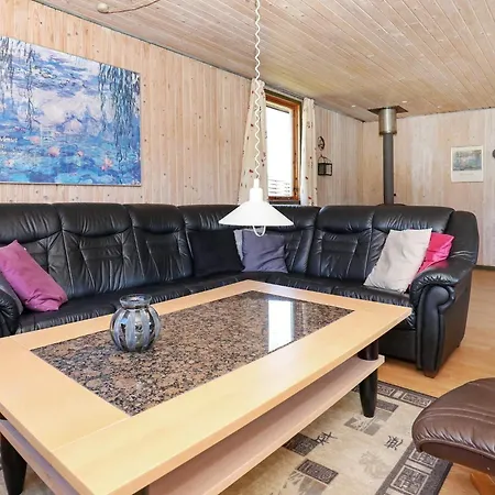 6 Person In Lokken-by Traum